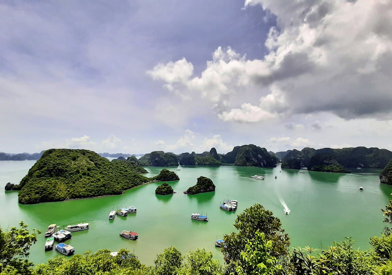 Vietnam North to Bay cover